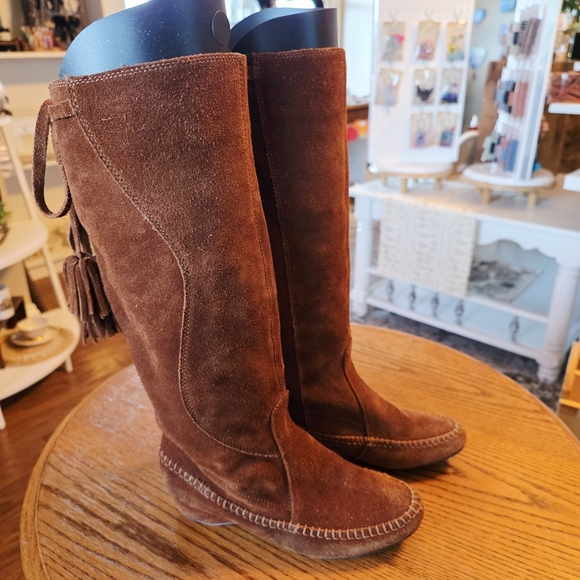 Vintage Shoes - Vintage Tall Brown Suede Moccasin Boots